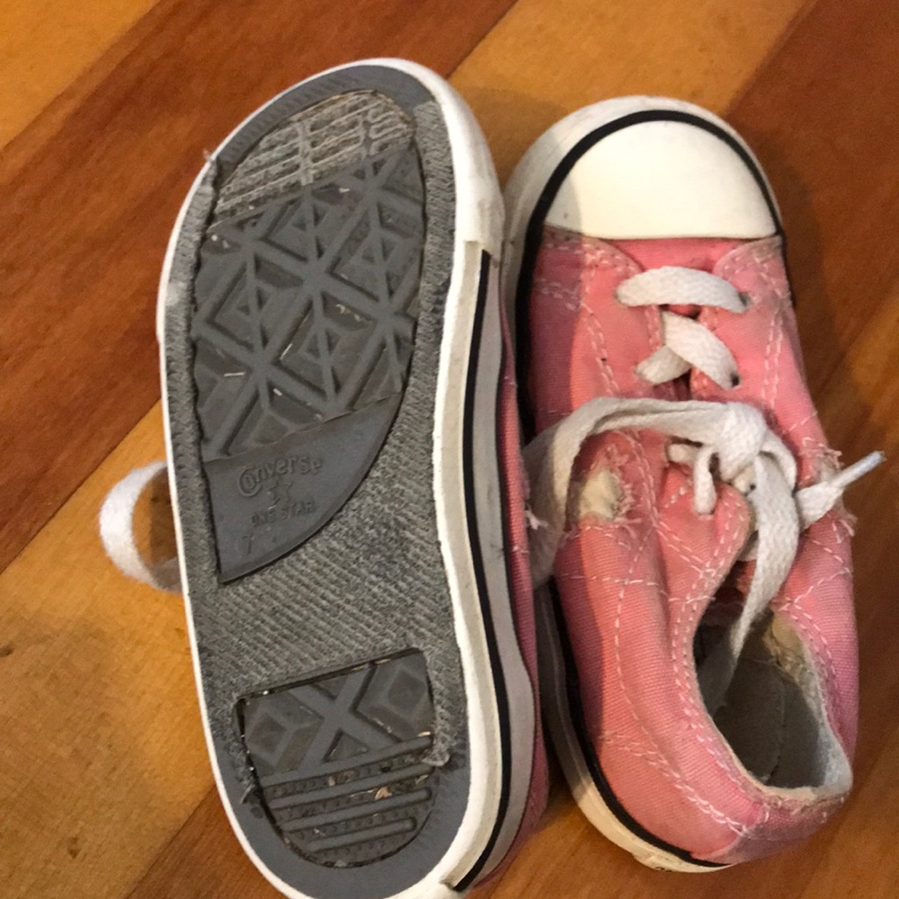 Converse - Picture 2 of 4